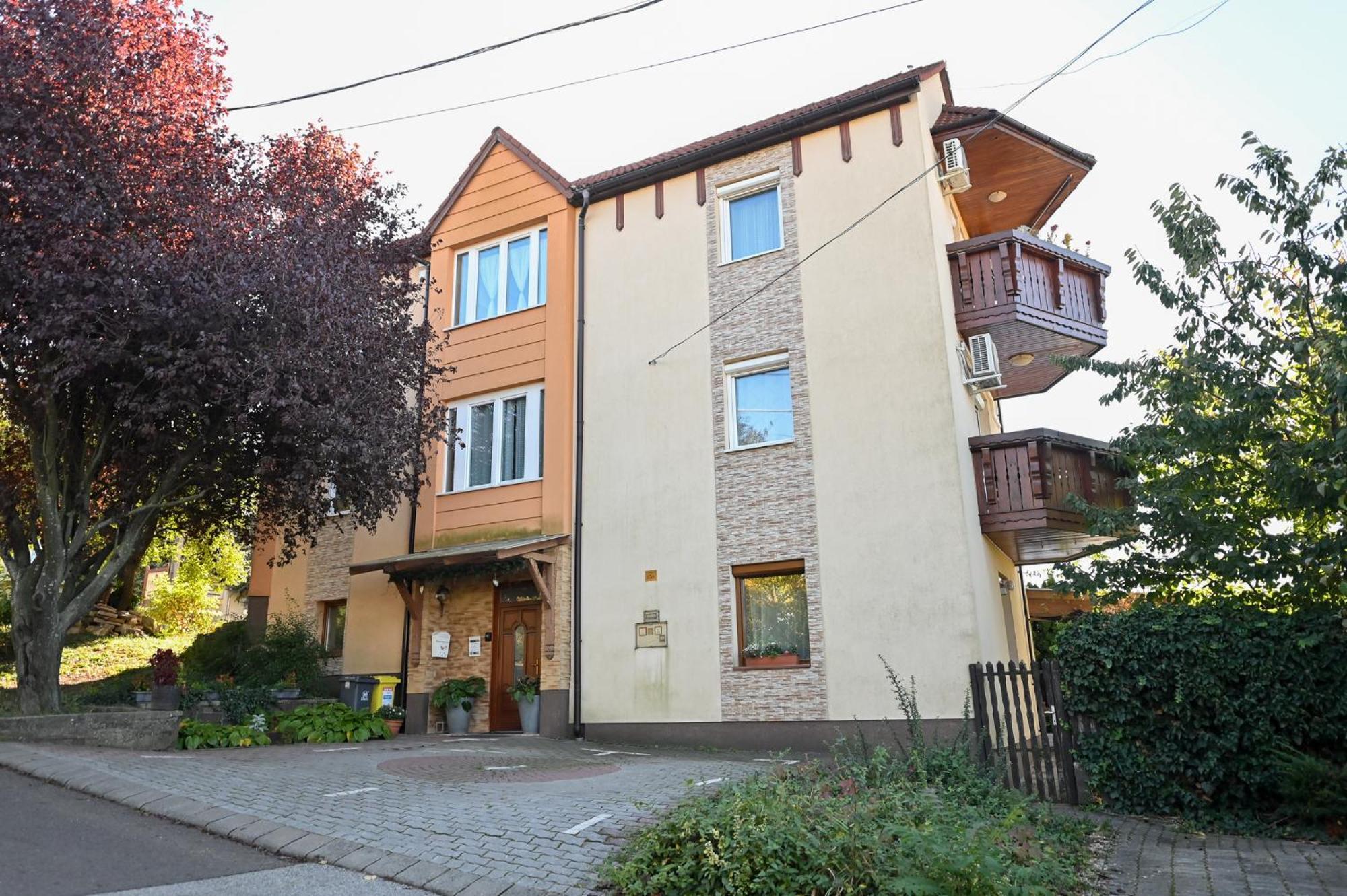 Bellavista 2 Apartman Eger Exterior photo